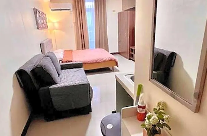 Spacious Unit With Balcony